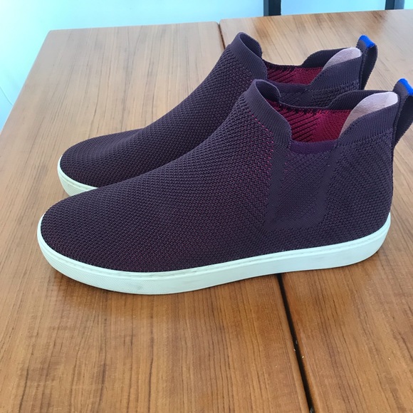 Rothys Chelsea boot in Berry Lattice Stitch size 12 - Picture 2 of 6